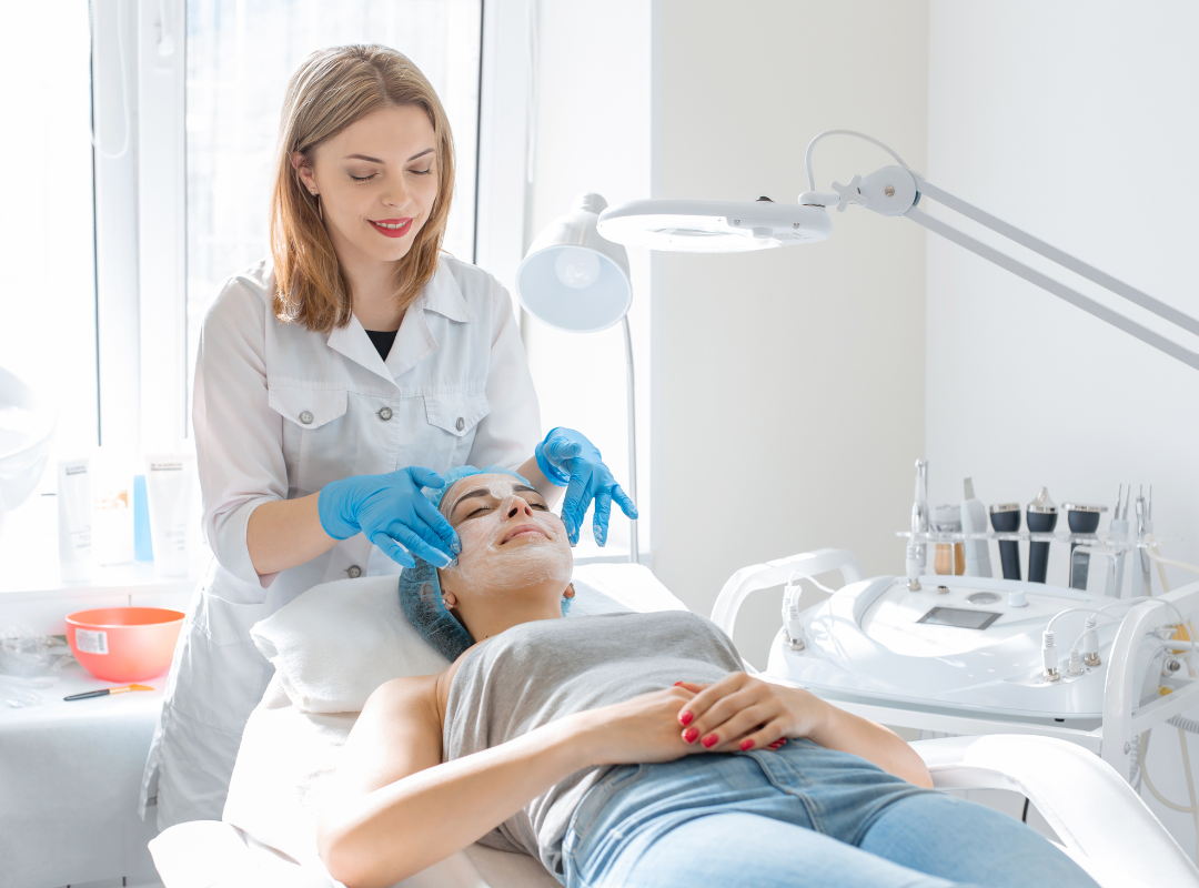 Esthetician Magnifying Lamps vs Loupes